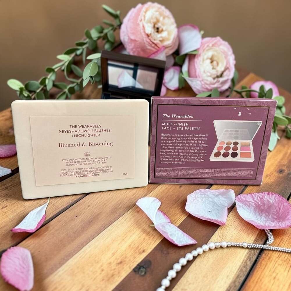 Laura Geller The Wearables Blushed and Blooming Palette New in Box - Picture 4 of 4